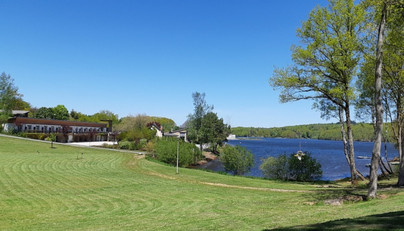 Pour découvrir la Corrèze, rien de mieux que de séjourner à l’Hôtel du Lac de Neuvic !